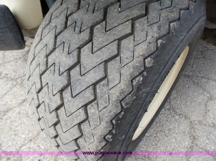 image for item K5419 2009 Club Car DS golf cart