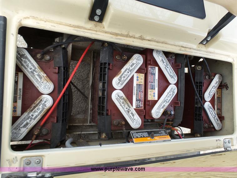 image for item K5419 2009 Club Car DS golf cart