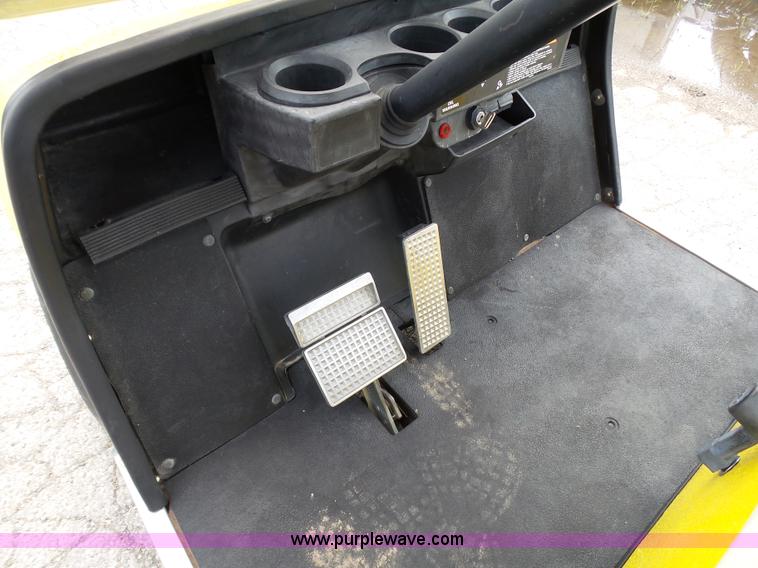 image for item K5420 2001 Yamaha G16A golf cart