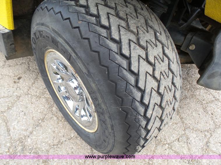 image for item K5420 2001 Yamaha G16A golf cart