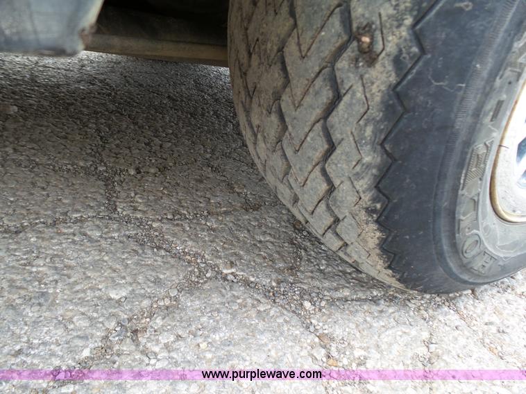 image for item K5420 2001 Yamaha G16A golf cart