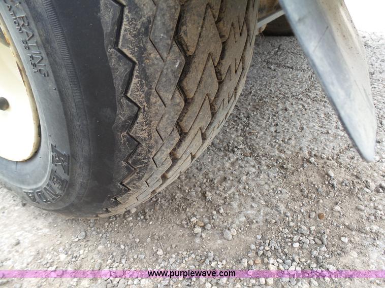 image for item K5421 2001 Yamaha G16A golf cart