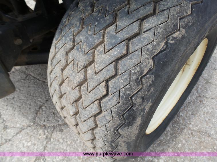 image for item K5421 2001 Yamaha G16A golf cart