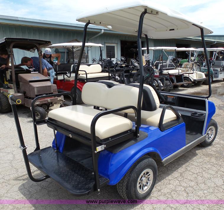image for item K5422 2006 Club Car DS golf cart