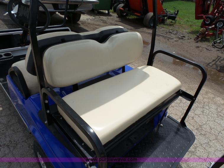 image for item K5422 2006 Club Car DS golf cart