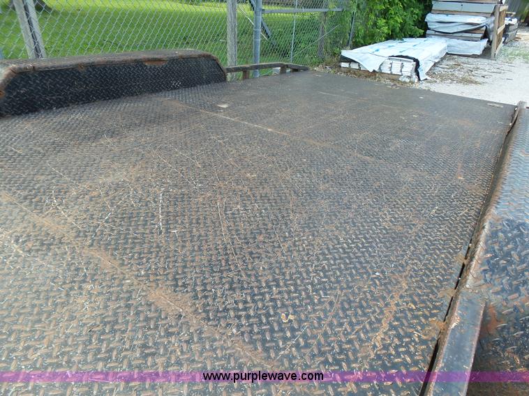 image for item K5439 2003 Rocking Chair equipment trailer