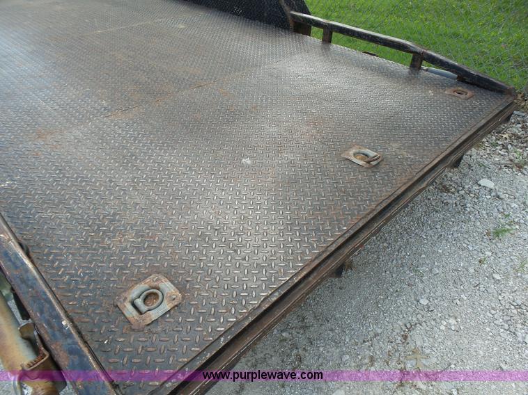image for item K5439 2003 Rocking Chair equipment trailer