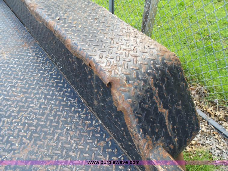 image for item K5439 2003 Rocking Chair equipment trailer