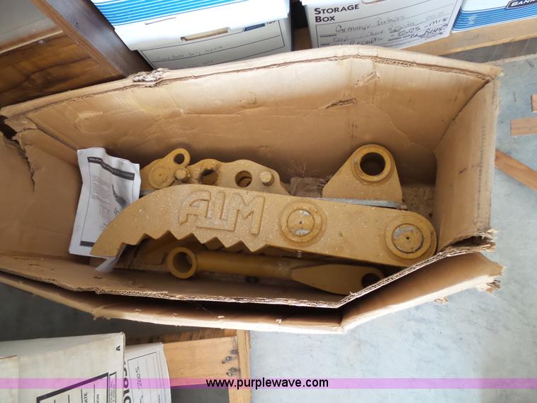 image for item K5442 AIM weld-on mechanical thumb
