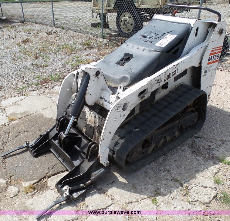 image for item K5460 Bobcat MT55 mini track loader