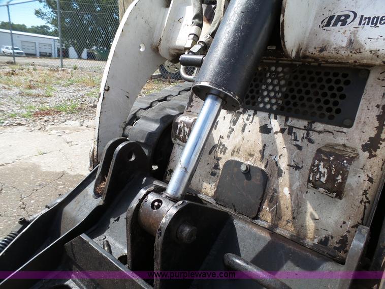 image for item K5460 Bobcat MT55 mini track loader