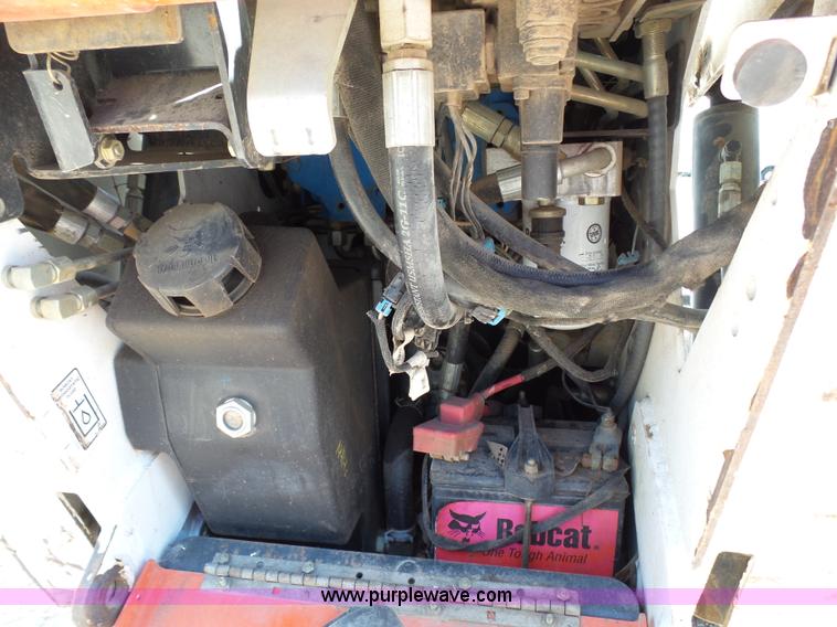 image for item K5460 Bobcat MT55 mini track loader