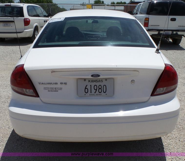 image for item K5461 2005 Ford Taurus