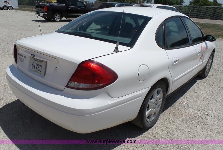 image for item K5461 2005 Ford Taurus