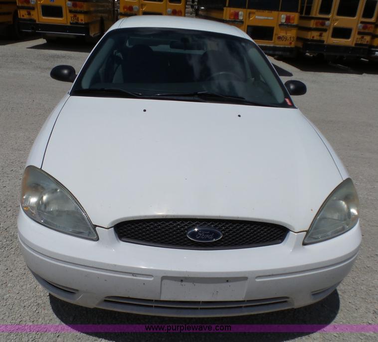 image for item K5461 2005 Ford Taurus