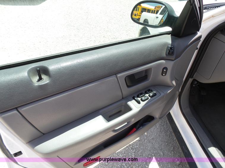 image for item K5461 2005 Ford Taurus