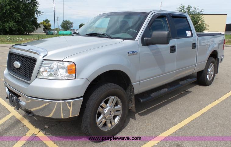 image for item K5463 2006 Ford F150 SuperCrew pickup truck