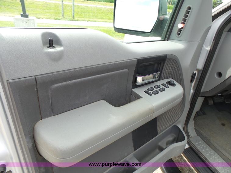 image for item K5463 2006 Ford F150 SuperCrew pickup truck