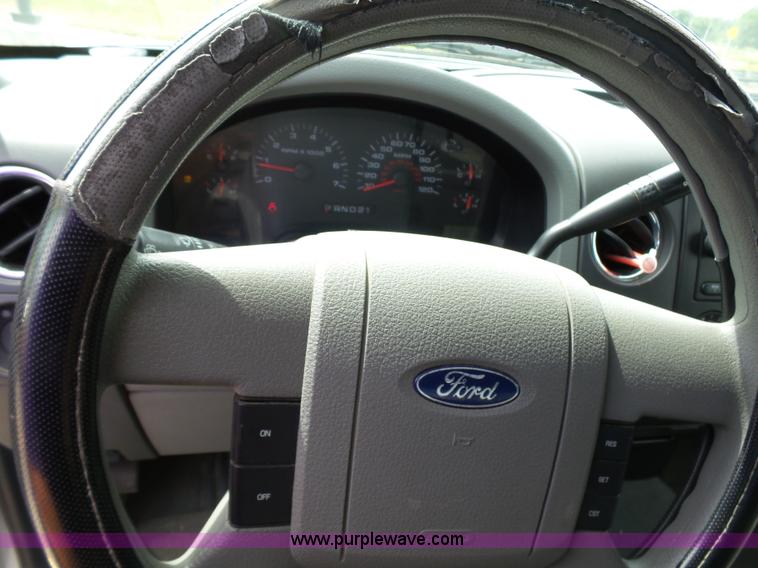 image for item K5463 2006 Ford F150 SuperCrew pickup truck