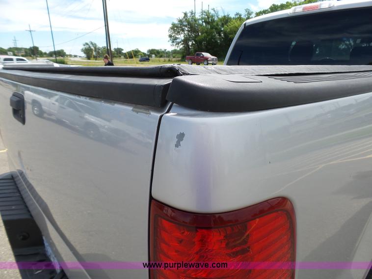 image for item K5463 2006 Ford F150 SuperCrew pickup truck