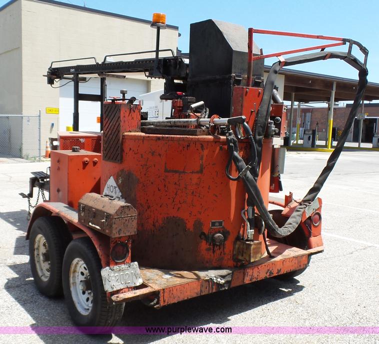 image for item K5487 1998 Crafco SS250 pot hole patcher