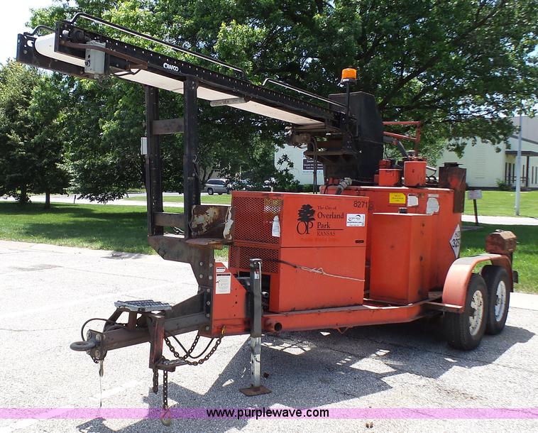 image for item K5487 1998 Crafco SS250 pot hole patcher