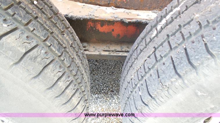 image for item K5487 1998 Crafco SS250 pot hole patcher