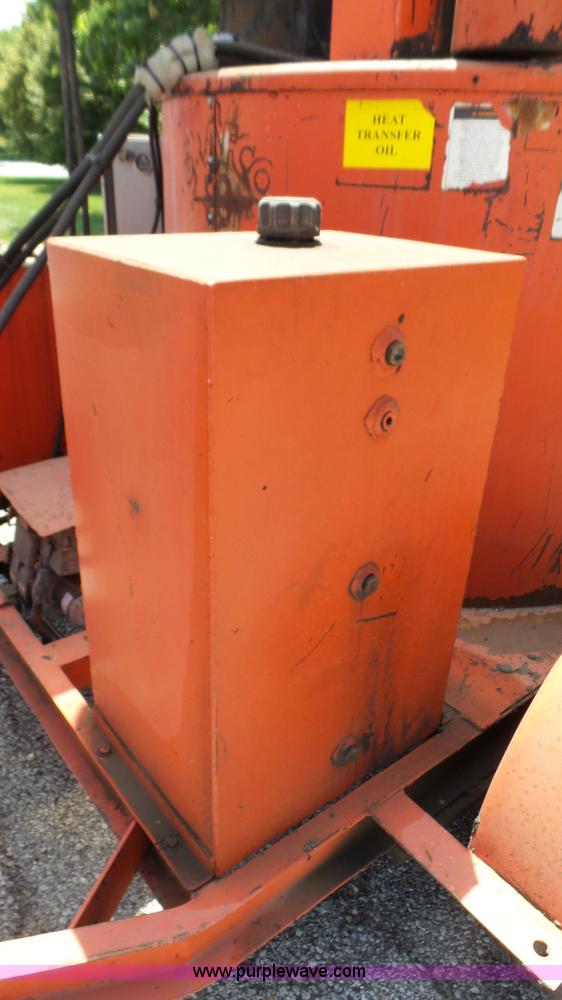 image for item K5487 1998 Crafco SS250 pot hole patcher