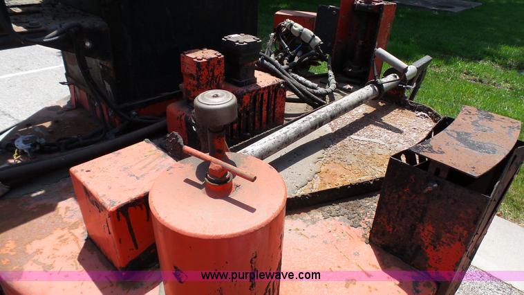 image for item K5487 1998 Crafco SS250 pot hole patcher