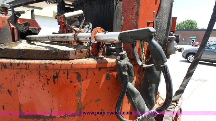 image for item K5487 1998 Crafco SS250 pot hole patcher