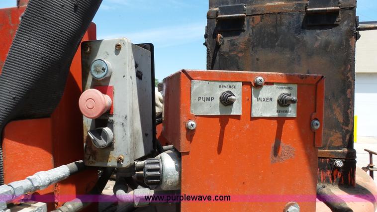 image for item K5487 1998 Crafco SS250 pot hole patcher