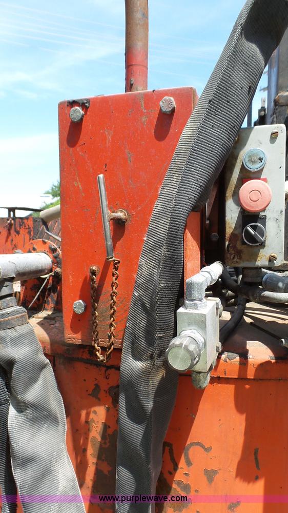 image for item K5487 1998 Crafco SS250 pot hole patcher