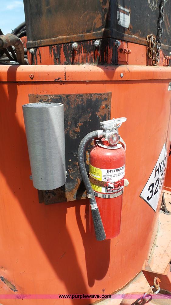 image for item K5487 1998 Crafco SS250 pot hole patcher