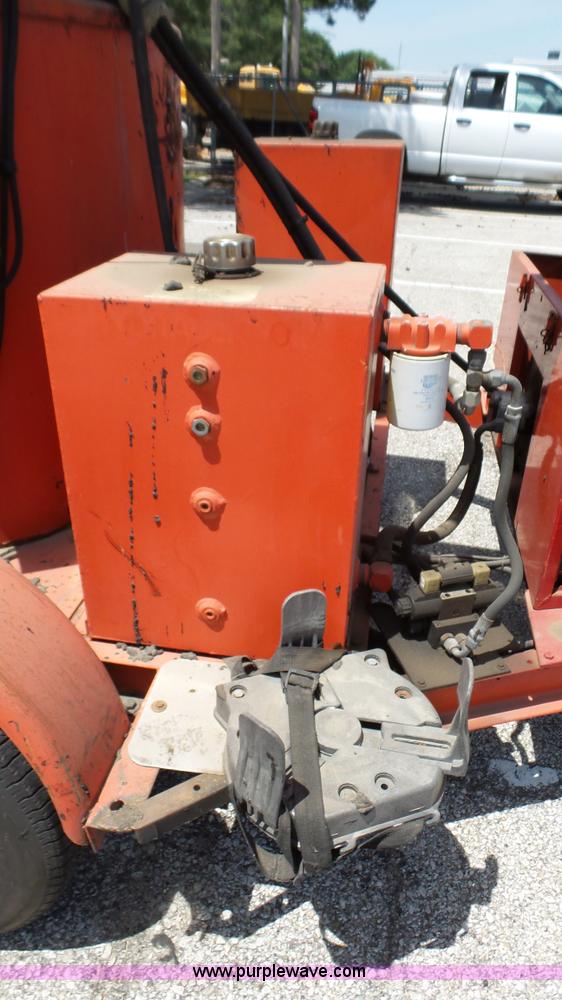 image for item K5487 1998 Crafco SS250 pot hole patcher