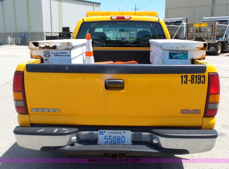 image for item K5489 2001 GMC Sierra 1500 Ext. Cab pickup truck