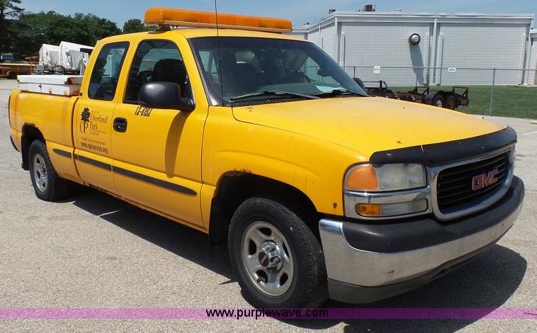 image for item K5489 2001 GMC Sierra 1500 Ext. Cab pickup truck