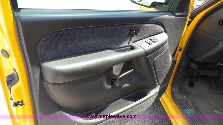 image for item K5489 2001 GMC Sierra 1500 Ext. Cab pickup truck