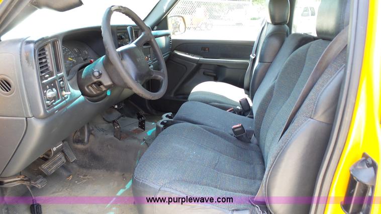 image for item K5489 2001 GMC Sierra 1500 Ext. Cab pickup truck