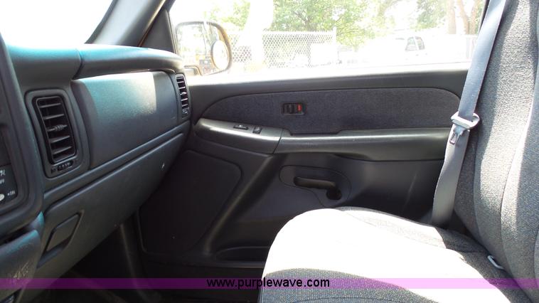 image for item K5489 2001 GMC Sierra 1500 Ext. Cab pickup truck