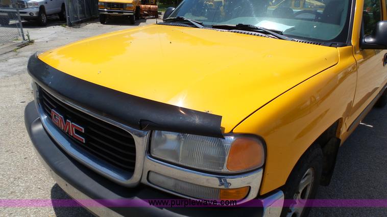 image for item K5489 2001 GMC Sierra 1500 Ext. Cab pickup truck