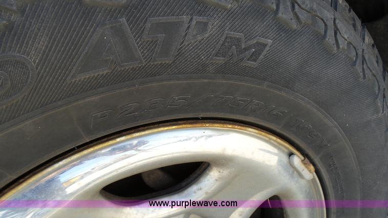 image for item K5489 2001 GMC Sierra 1500 Ext. Cab pickup truck