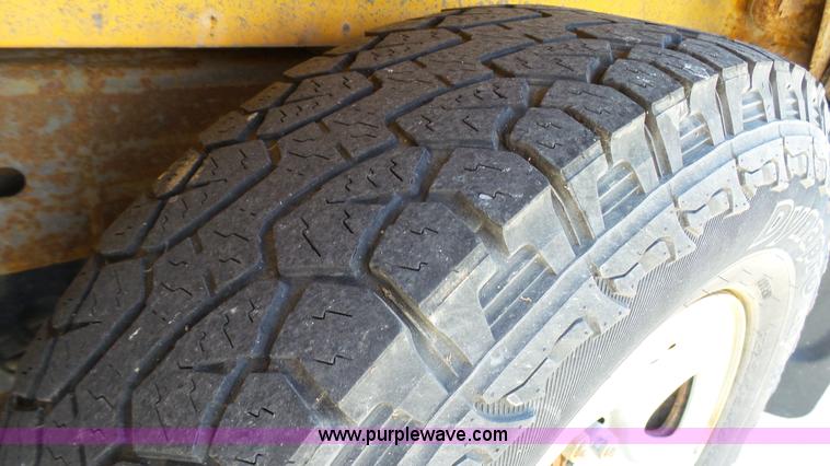 image for item K5489 2001 GMC Sierra 1500 Ext. Cab pickup truck