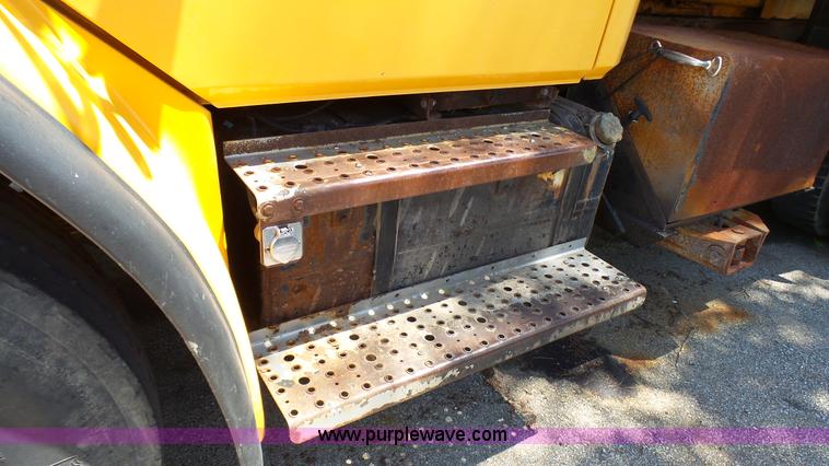 image for item K5490 1997 Freightliner FL80 dump truck