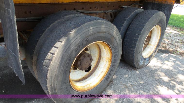 image for item K5490 1997 Freightliner FL80 dump truck