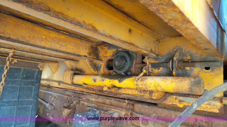 image for item K5490 1997 Freightliner FL80 dump truck