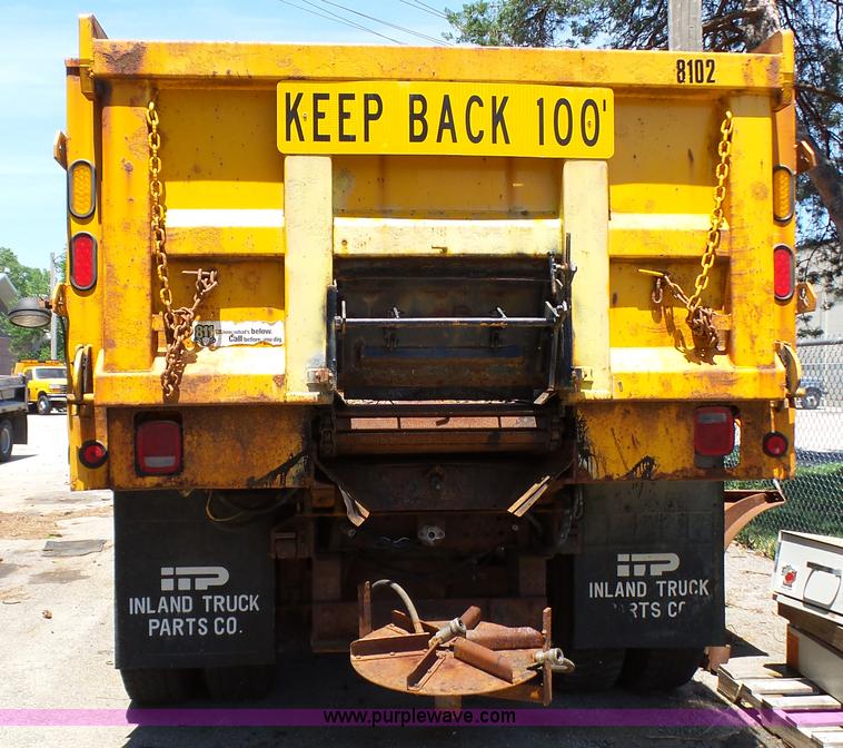 image for item K5493 2000 GMC C7500 dump truck