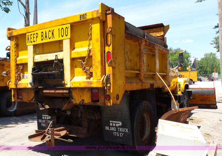 image for item K5493 2000 GMC C7500 dump truck