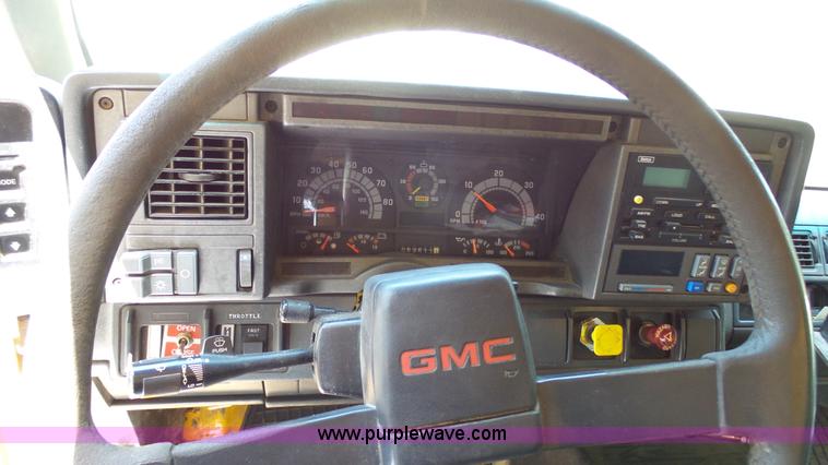 image for item K5493 2000 GMC C7500 dump truck
