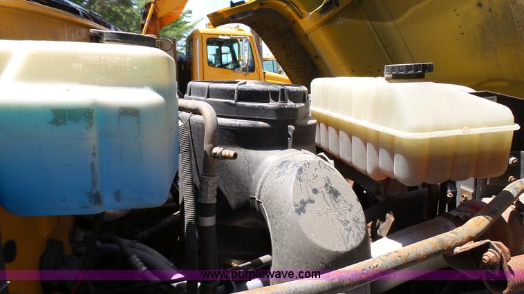 image for item K5493 2000 GMC C7500 dump truck