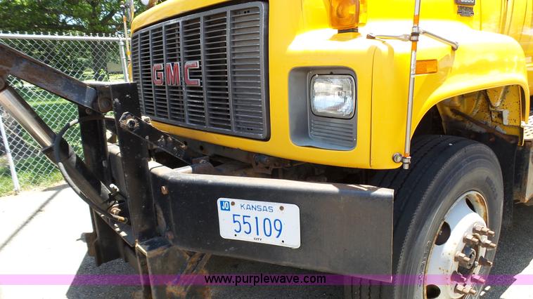 image for item K5493 2000 GMC C7500 dump truck